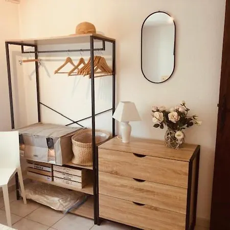 Apartment Jardin Sanary: Centre-ville Avec Exposition Est-sud-ouest *