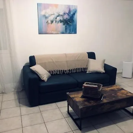 Apartment Jardin Sanary: Centre-ville Avec Exposition Est-sud-ouest
