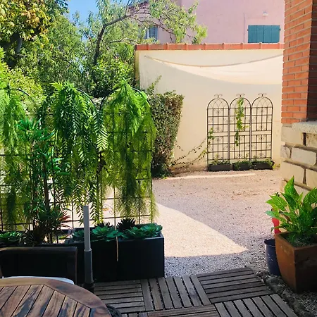 Jardin Sanary: Centre-ville Avec Exposition Est-sud-ouest Apartment Sanary-sur-Mer