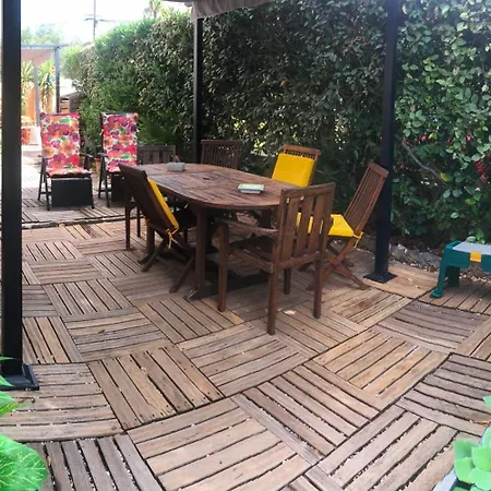 Jardin Sanary: Centre-ville Avec Exposition Est-sud-ouest *