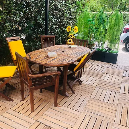 Apartment Jardin Sanary: Centre-ville Avec Exposition Est-sud-ouest Sanary-sur-Mer