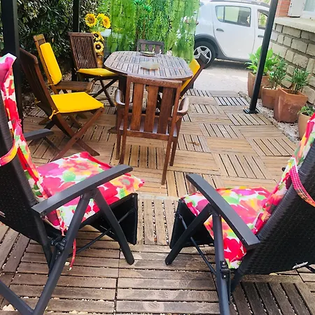 Jardin Sanary: Centre-ville Avec Exposition Est-sud-ouest * Sanary-sur-Mer